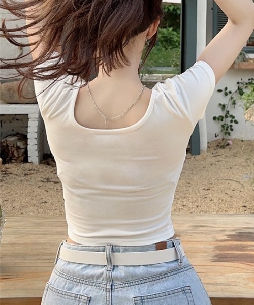 lilful(リルフル)の「Uネック フロントレタリングロゴプリント ショート丈ピチT(Tシャツ/カットソー・レディース・ホワイト/ブラック・S/M)」の11枚目の写真