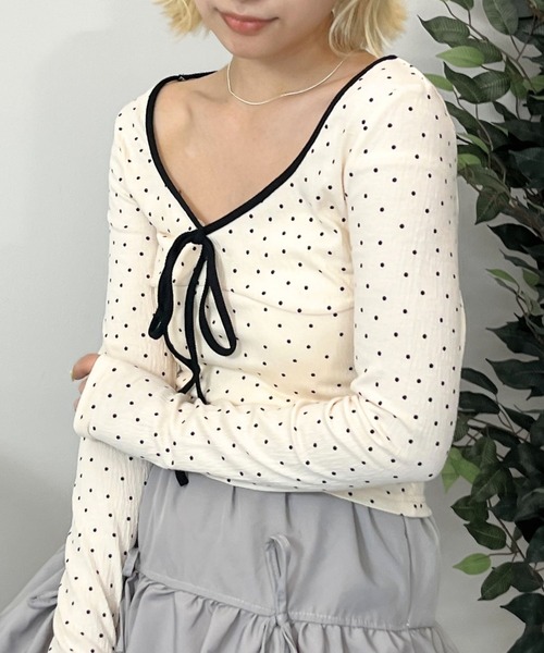 sevens(セブンズ)の「【sevens】CS フロントリボン配色ドットカットソー(Tシャツ/カットソー・レディース・ブラック/ホワイト・FREE)」の6枚目の写真