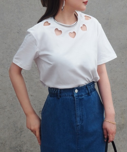 LAULEN（ローレン）の「heart open cut tee /ハート オープンカット 半袖 Tシャツ（Tシャツ/カットソー・レディース・ホワイト/ピンク・FREE）」の2枚目の写真