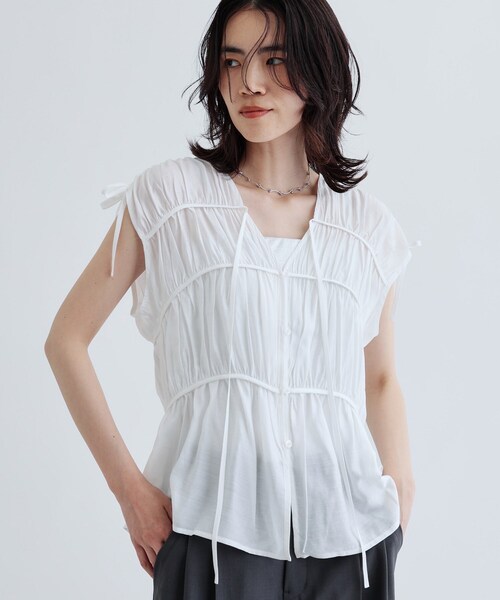 GALLEST(ギャレスト)の「ギャザースリーブレスブラウス(シャツ/ブラウス・レディース・ホワイト/ダークブラウン/チャコールグレー・38)」の13枚目の写真