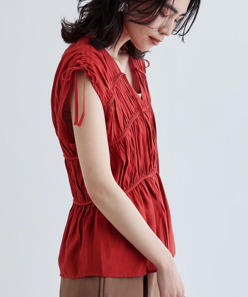 GALLEST(ギャレスト)の「ギャザースリーブレスブラウス(シャツ/ブラウス・レディース・ホワイト/ダークブラウン/チャコールグレー・38)」の18枚目の写真