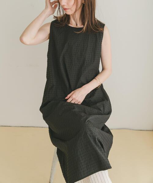 ITEMS URBANRESEARCH（アイテムズ アーバンリサーチ）の「サッカーノースリーブワンピース（ワンピース・レディース・ブラウン/ブラック/チェック・FREE）」の20枚目の写真