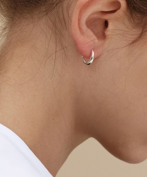 yu-ka(ユーカ)の「YU-KA:シンプルフープピアス simple hoop pierce(ピアス(両耳用)・レディース・シルバー/ゴールド・FREE)」の1枚目の写真