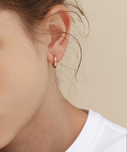 yu-ka(ユーカ)の「YU-KA:シンプルフープピアス simple hoop pierce(ピアス(両耳用)・レディース・シルバー/ゴールド・FREE)」の3枚目の写真