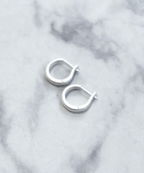 yu-ka(ユーカ)の「YU-KA:シンプルフープピアス simple hoop pierce(ピアス(両耳用)・レディース・シルバー/ゴールド・FREE)」の5枚目の写真