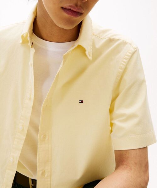 TOMMY HILFIGER（トミーヒルフィガー）の「オックスフォードソリッドショートスリーブシャツ（シャツ/ブラウス・メンズ・イエロー・LARGE/SMALL/MEDIUM）」の5枚目の写真