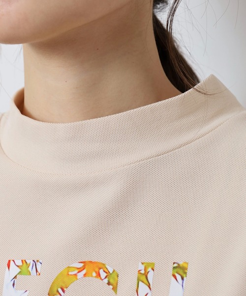 CECIL McBEE(セシルマクビー)の「FLOWER LOGO MOCK NECK(Tシャツ/カットソー・レディース・ベージュ/ホワイト・2(M)/1(S))」の5枚目の写真