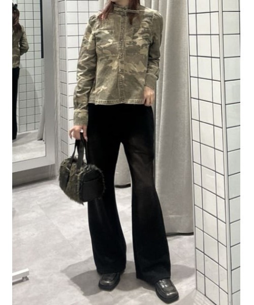 LAGUA GEM ブラックレザー風シャツ PEPLUM CAMO トップス（Tシャツ