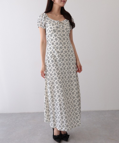 Lace Ladies(レースレディース)の「花柄 Vネック パフスリーブ ロング ワンピース(ワンピース・レディース・アイボリー/ブラック・M)」の5枚目の写真