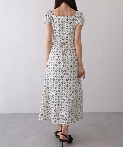Lace Ladies(レースレディース)の「花柄 Vネック パフスリーブ ロング ワンピース(ワンピース・レディース・アイボリー/ブラック・M)」の7枚目の写真
