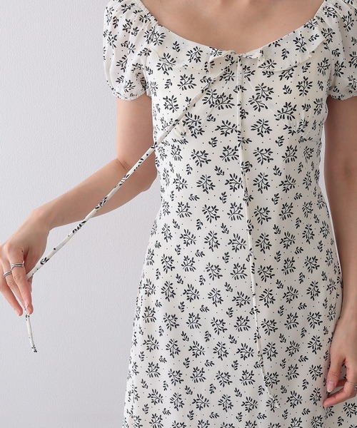Lace Ladies(レースレディース)の「花柄 Vネック パフスリーブ ロング ワンピース(ワンピース・レディース・アイボリー/ブラック・M)」の11枚目の写真