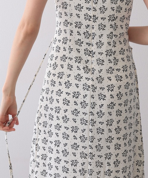 Lace Ladies(レースレディース)の「花柄 Vネック パフスリーブ ロング ワンピース(ワンピース・レディース・アイボリー/ブラック・M)」の14枚目の写真