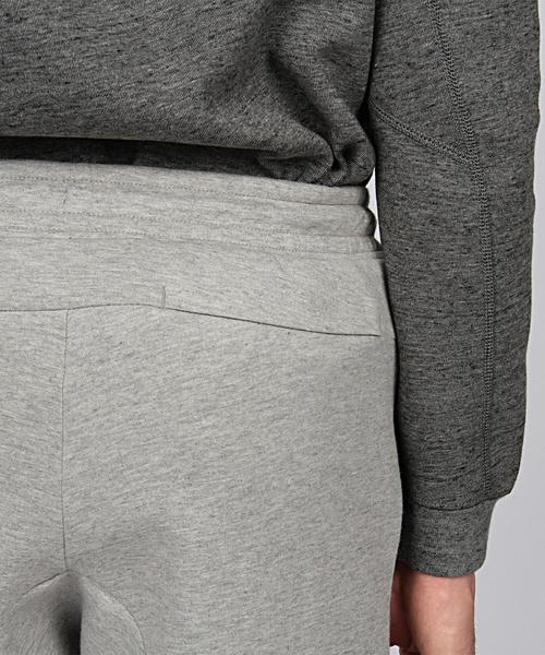 NIKE(ナイキ)の「NIKE(ナイキ) テックフリース 1.0 ロングパンツ(その他パンツ・メンズ・グレー/ブラック・LARGE/MEDIUM/SMALL/X-LARGE)」の13枚目の写真