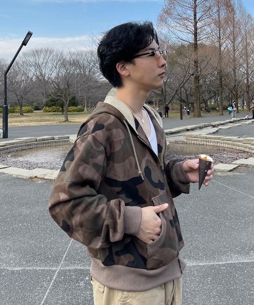 MandO（Auntie Rosa）（エムオー）の「ウッドランドカモダブルフェイスジップパーカー（パーカー・メンズ・ブラウン/ベージュ・LARGE/MEDIUM）」の2枚目の写真