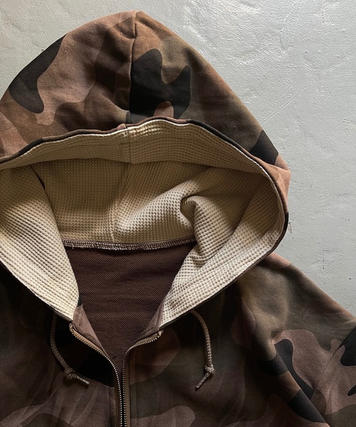 MandO（Auntie Rosa）（エムオー）の「ウッドランドカモダブルフェイスジップパーカー（パーカー・メンズ・ブラウン/ベージュ・LARGE/MEDIUM）」の17枚目の写真