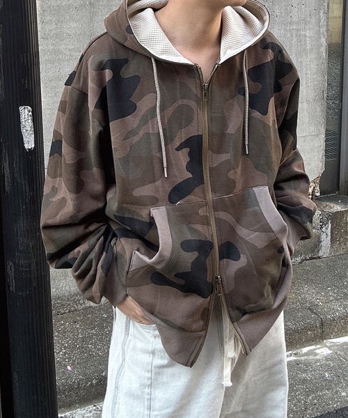 MandO（Auntie Rosa）（エムオー）の「ウッドランドカモダブルフェイスジップパーカー（パーカー・メンズ・ブラウン/ベージュ・LARGE/MEDIUM）」の21枚目の写真