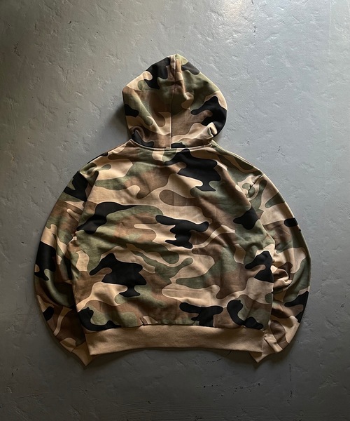 MandO（Auntie Rosa）（エムオー）の「ウッドランドカモダブルフェイスジップパーカー（パーカー・メンズ・ブラウン/ベージュ・LARGE/MEDIUM）」の4枚目の写真