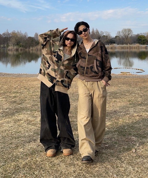 MandO（Auntie Rosa）（エムオー）の「ウッドランドカモダブルフェイスジップパーカー（パーカー・メンズ・ブラウン/ベージュ・LARGE/MEDIUM）」の9枚目の写真