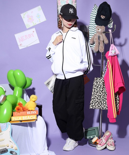 NERDY(ノルディ)の「ニューヨークミニマルトラックトップ(ジャージ・レディース・ホワイト/ネイビー/ブラック・M/SS/S/L)」の8枚目の写真