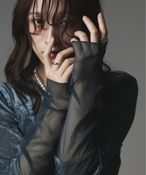 W:Huku（フーク）の「スリーブ 切り替え メッシュ ベロア トップス / Mesh Sleeve Sheer Velour Top（Tシャツ/カットソー・レディース・ブラック/ブルー系/ブラウン/オフホワイト・FREE）」の6枚目の写真