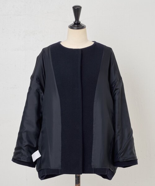 極美品 ビアズリー 圧縮ウール ノーカラーショートコート グレー フリーサイズ セール】《11/20(木)12：00新色予約開始》後ろぷっくりウールショート