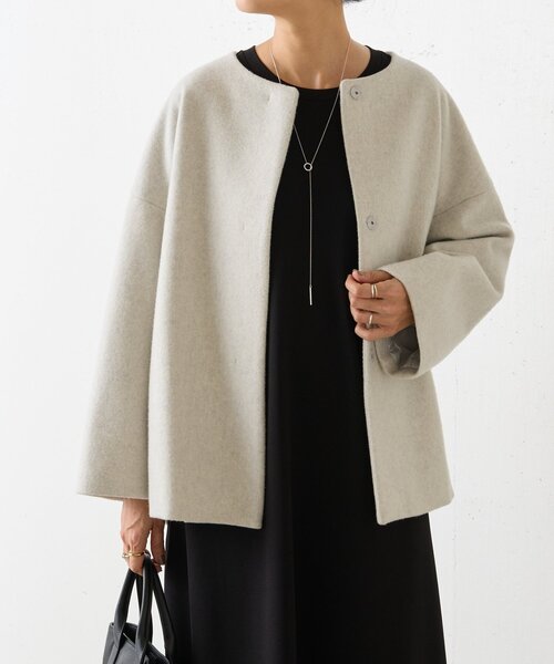 ビアズリー　後ろぷっくりウールショートコート美品サイズ０ BEARDSLEY｜後ろぷっくりウールショートコート | Rakuten