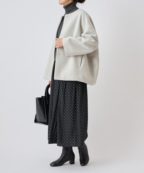 後ろぷっくりウールショートコート 後ろぷっくりウールショートコート（ノーカラーコート）｜BEARDSLEY