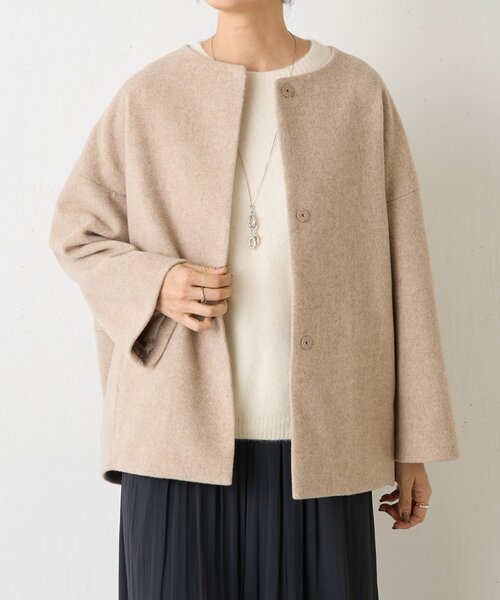 後ろぷっくりウールショートコート（ノーカラーコート）｜BEARDSLEY