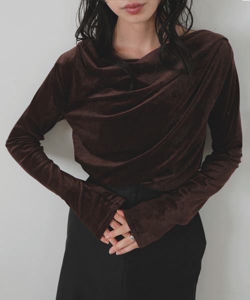 LIAN（リアン）の「ドレープベロアプルオーバー（Tシャツ/カットソー・レディース・グレー/オフホワイト/ブラック/ブラウン・FREE）」の4枚目の写真