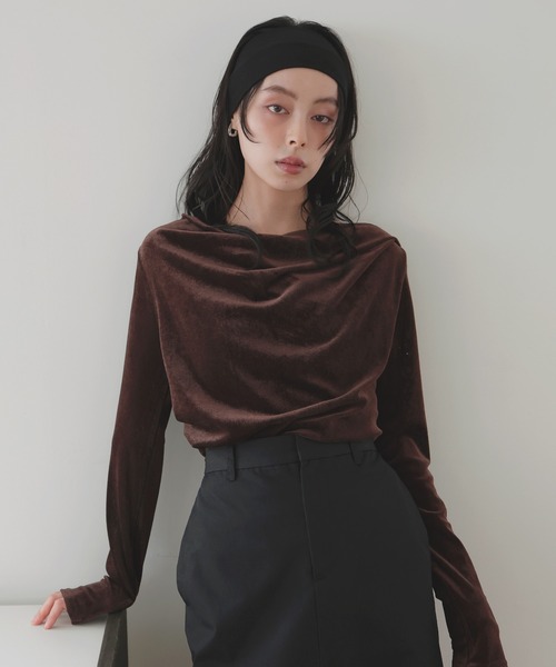 LIAN（リアン）の「ドレープベロアプルオーバー（Tシャツ/カットソー・レディース・グレー/オフホワイト/ブラック/ブラウン・FREE）」の12枚目の写真