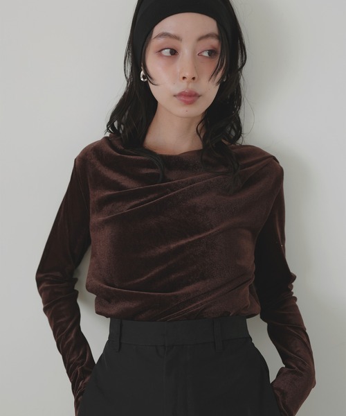 LIAN（リアン）の「ドレープベロアプルオーバー（Tシャツ/カットソー・レディース・グレー/オフホワイト/ブラック/ブラウン・FREE）」の14枚目の写真