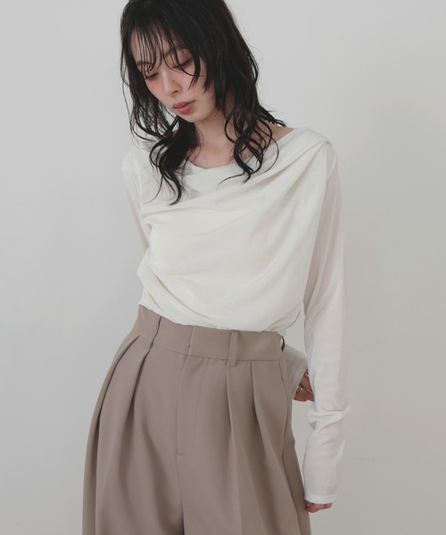 LIAN（リアン）の「ドレープベロアプルオーバー（Tシャツ/カットソー・レディース・グレー/オフホワイト/ブラック/ブラウン・FREE）」の5枚目の写真