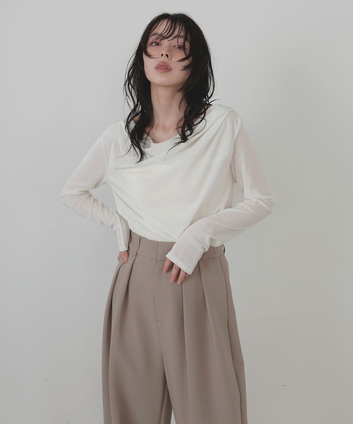 LIAN（リアン）の「ドレープベロアプルオーバー（Tシャツ/カットソー・レディース・グレー/オフホワイト/ブラック/ブラウン・FREE）」の6枚目の写真