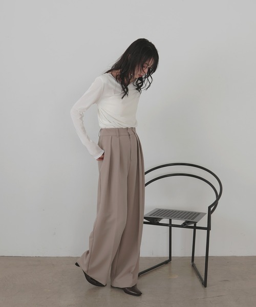 LIAN（リアン）の「ドレープベロアプルオーバー（Tシャツ/カットソー・レディース・グレー/オフホワイト/ブラック/ブラウン・FREE）」の9枚目の写真