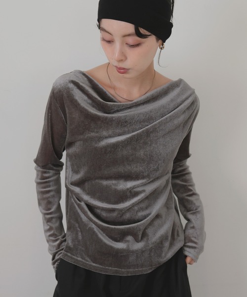 LIAN（リアン）の「ドレープベロアプルオーバー（Tシャツ/カットソー・レディース・グレー/オフホワイト/ブラック/ブラウン・FREE）」の16枚目の写真