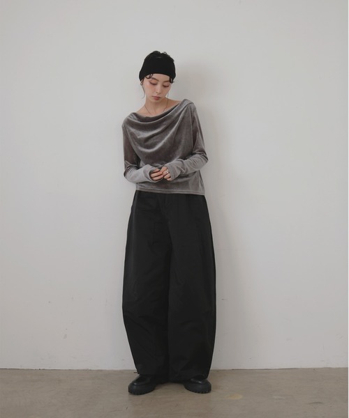 LIAN（リアン）の「ドレープベロアプルオーバー（Tシャツ/カットソー・レディース・グレー/オフホワイト/ブラック/ブラウン・FREE）」の20枚目の写真