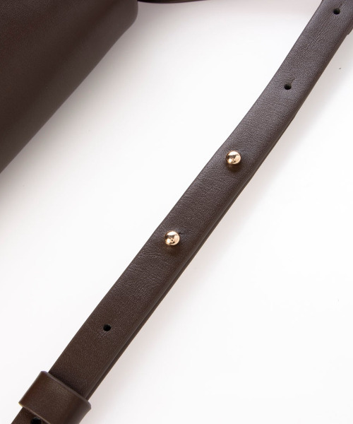 kakatoo(カカトゥ)の「カカトゥ kakatoo / ロールハーフショルダーバッグ(ショルダーバッグ・レディース・チョコ/ブラック・FREE)」の16枚目の写真