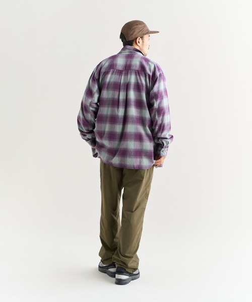 NANGA（ナンガ）の「OMBRE CHECK W PK BOX SHIRT/オンブレチェック ダブルポケット ボックスシャツ（シャツ/ブラウス・メンズ・ブラック/パープル・M/S/XL/L）」の15枚目の写真