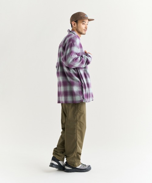 NANGA（ナンガ）の「OMBRE CHECK W PK BOX SHIRT/オンブレチェック ダブルポケット ボックスシャツ（シャツ/ブラウス・メンズ・ブラック/パープル・M/S/XL/L）」の14枚目の写真