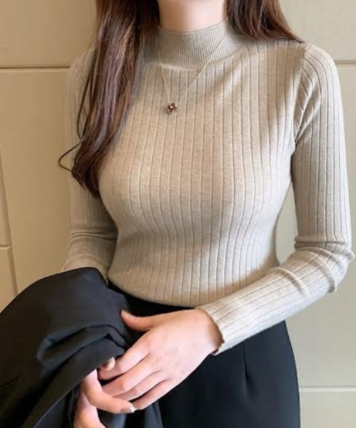 cammie（キャミー）の「ワイドリブハイネックニットトップス（ニット/セーター・レディース・ブラック/パープル/マスタード/ベージュ/オフホワイト/グレー・FREE）」の4枚目の写真