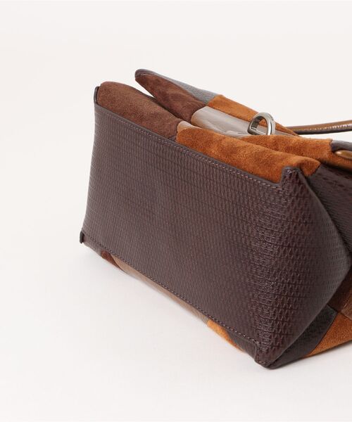 MARC JACOBS(マークジェイコブス)の「THE SUEDE PATCHWORK MINI DUAL BAG/ザ スエード パッチワーク デュアル ショルダー ミニ(ショルダーバッグ・レディース・ブラウン系その他・ONE SIZE)」の2枚目の写真