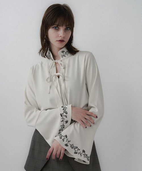 HARE（ハレ）の「2WAYフラワーシシュウブラウス(HARE)（シャツ/ブラウス・レディース・ブルー/ブラック/ホワイト/ブルー系その他・FREE）」の14枚目の写真