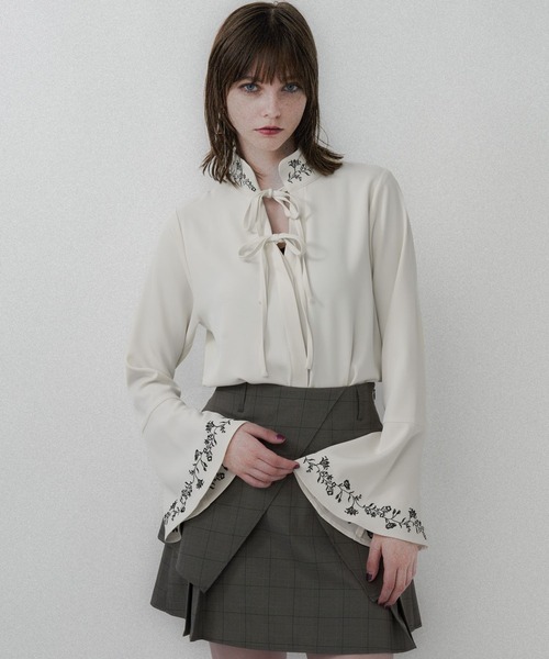 HARE（ハレ）の「2WAYフラワーシシュウブラウス(HARE)（シャツ/ブラウス・レディース・ブルー/ブラック/ホワイト/ブルー系その他・FREE）」の15枚目の写真