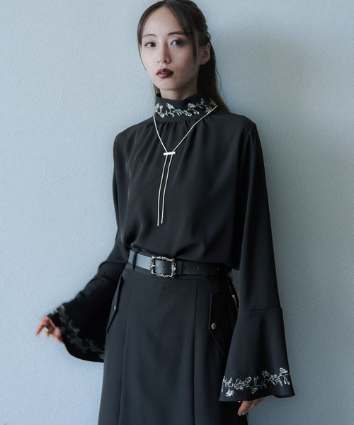 HARE（ハレ）の「2WAYフラワーシシュウブラウス(HARE)（シャツ