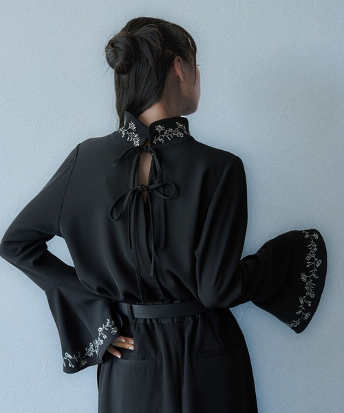 HARE（ハレ）の「2WAYフラワーシシュウブラウス(HARE)（シャツ