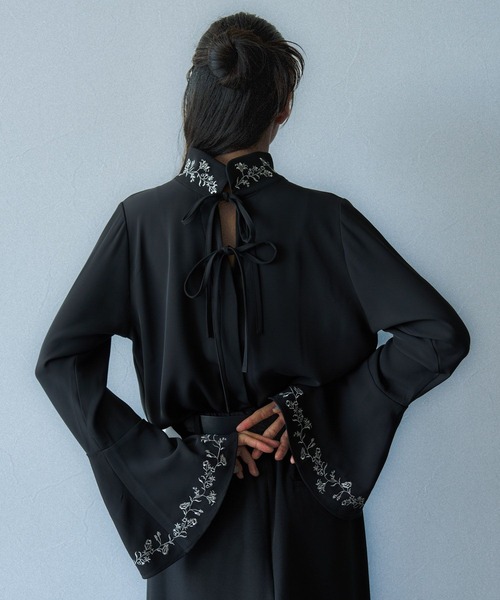 HARE（ハレ）の「2WAYフラワーシシュウブラウス(HARE)（シャツ/ブラウス・レディース・ブルー/ブラック/ホワイト/ブルー系その他・FREE）」の8枚目の写真