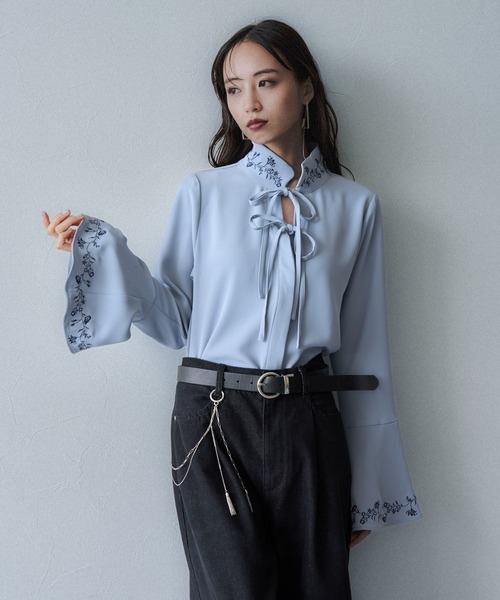 HARE（ハレ）の「2WAYフラワーシシュウブラウス(HARE)（シャツ