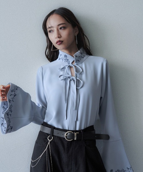 HARE（ハレ）の「2WAYフラワーシシュウブラウス(HARE)（シャツ/ブラウス・レディース・ブルー/ブラック/ホワイト/ブルー系その他・FREE）」の11枚目の写真