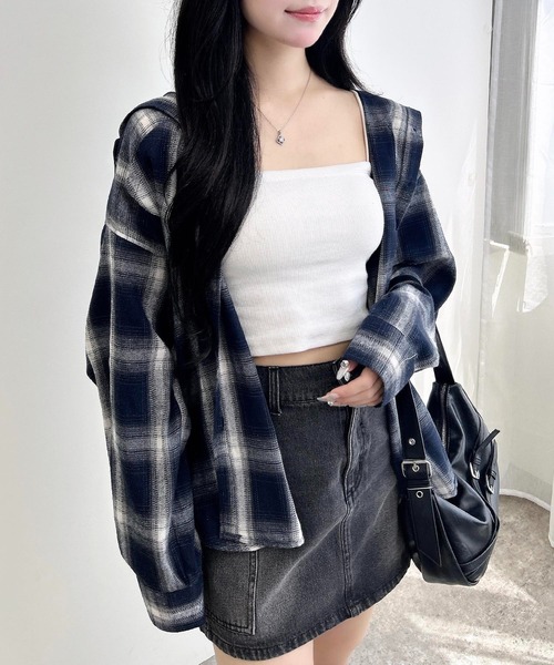 INGNI（イング）の「フードビッグチェック柄シャツ（シャツ/ブラウス・レディース・ブラウン系その他2/ブラック系/ネイビー系2・M）」の4枚目の写真