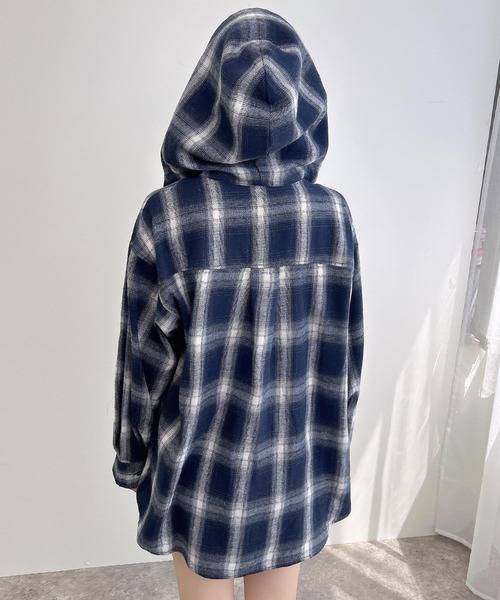 INGNI（イング）の「フードビッグチェック柄シャツ（シャツ/ブラウス・レディース・ブラウン系その他2/ブラック系/ネイビー系2・M）」の6枚目の写真